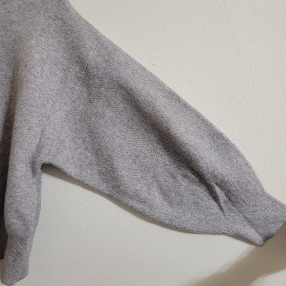 Forever 21 Woman's Gray Sweater - Picture 3 of 6